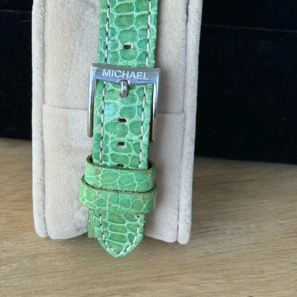 Y2K MICHAEL Michael Kors Green Leather Embossed Watch ECU